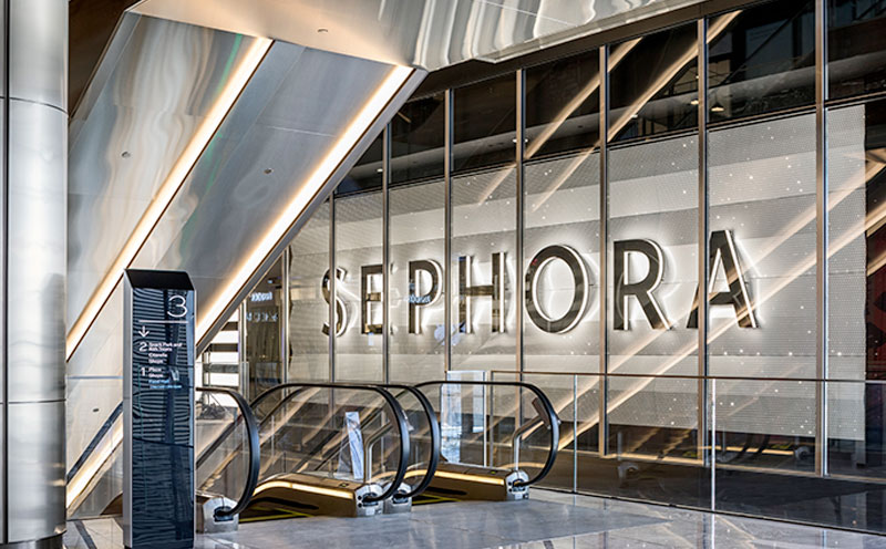 Photo of Sephora store at mall